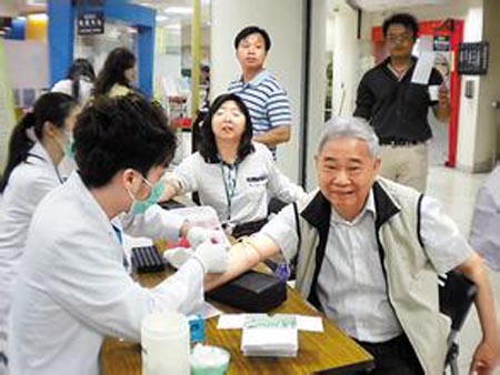 方便就醫(yī)減輕看病負擔要更見實效