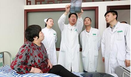 云南三家中醫(yī)學術流派傳承工作室通過驗收